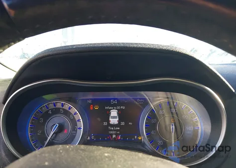 2017 Chrysler 300 Limited Awd z USA, uszkodzony, nr VIN 2C3CCARG6HH552527